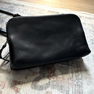 Madewell leather crossbody purse, black in excellent used condition.
